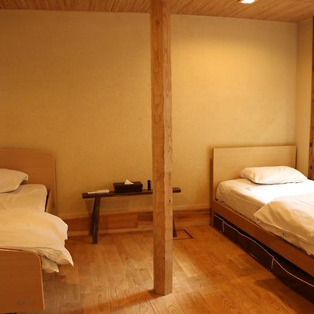 Hibari Hostel Kyoto Buitenkant foto